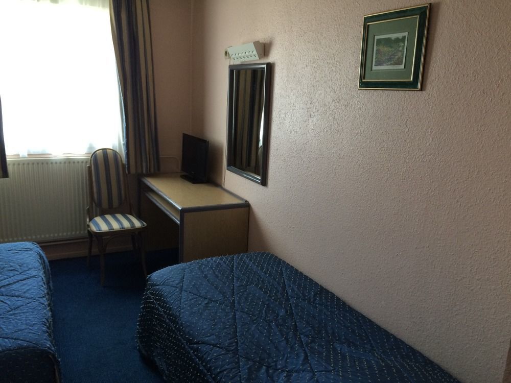 Hotel Cinepole - Proche Paris Joinville-le-Pont Eksteriør billede